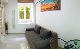 King'S Gem, Heated Floors, Secluded, Main Square